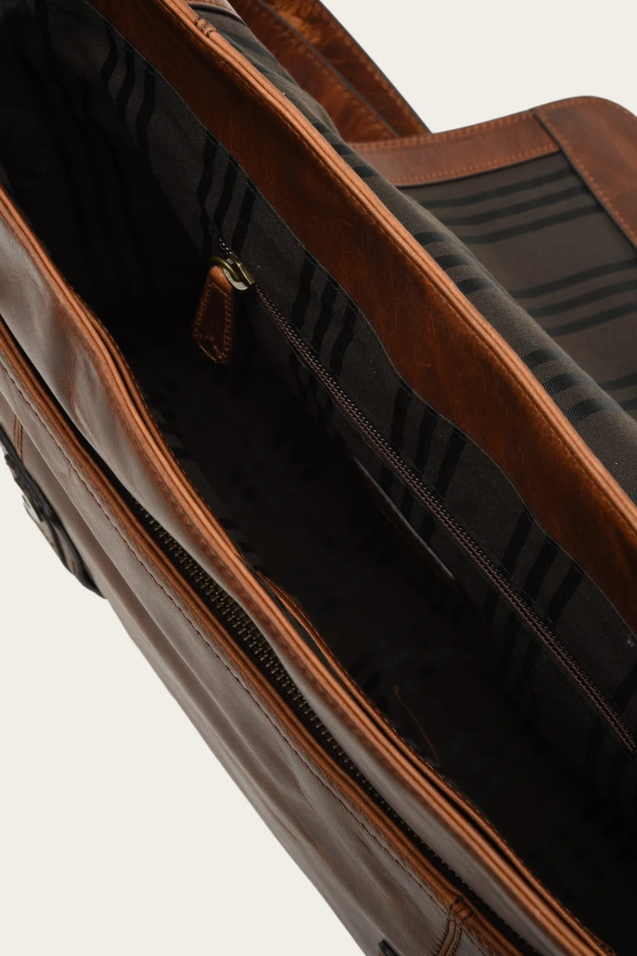 Frye Bags^Logan Messenger Cognac